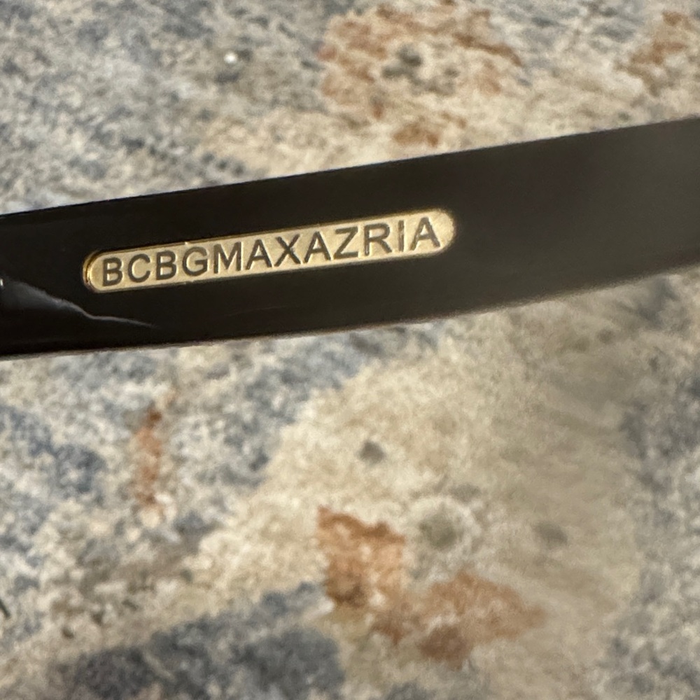 BCBGMaxAzria Elegant Black Sunglasses- in a coach case 🙈
